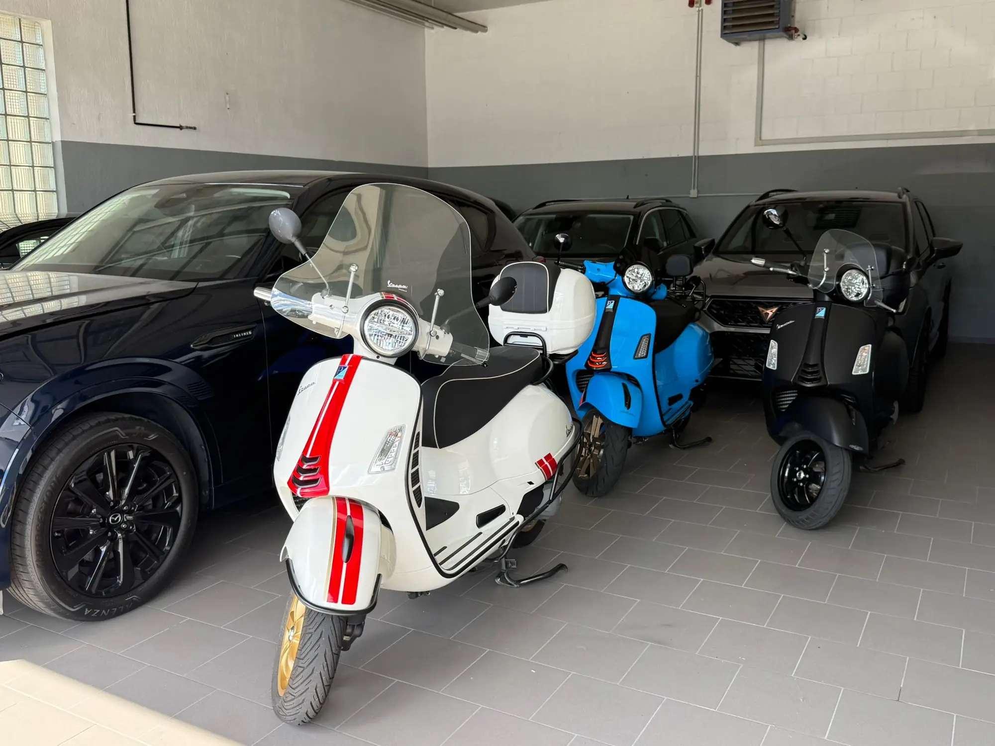 Motorroller im Bestand von Auto Motiv